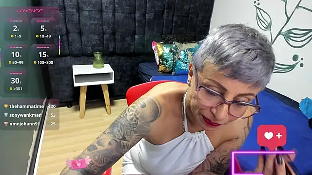 Charlotte__Gray's cam snapshot