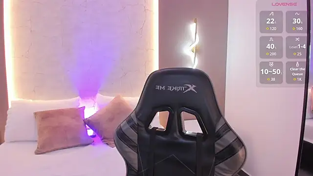 emily_tolson's cam snapshot