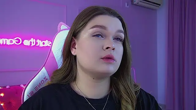 CrystalLyons's cam snapshot