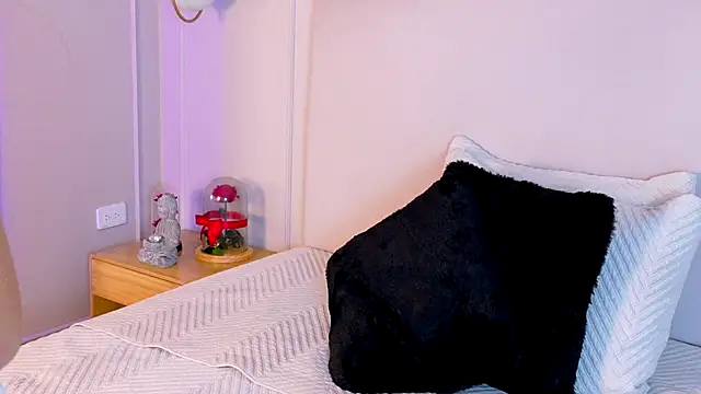 OlayaCooper's cam snapshot