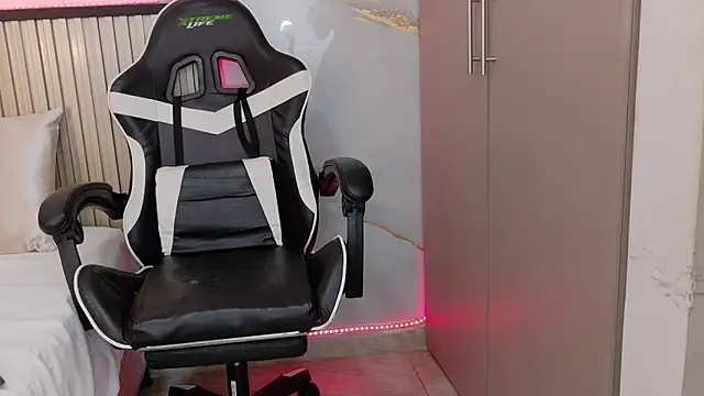 Sammy_Lovee's cam snapshot