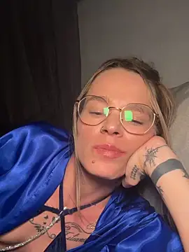 vinique99's cam snapshot