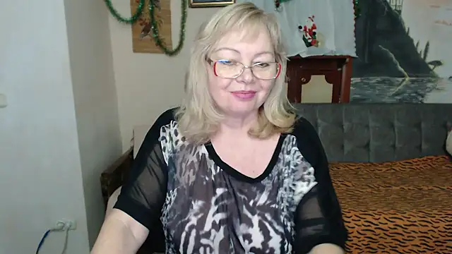 EvelynLoveShy's cam snapshot