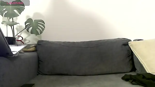 RashaRains@xh's cam snapshot