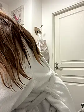 lyajoliee live sex cam