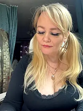 Sweet-blonde's cam snapshot