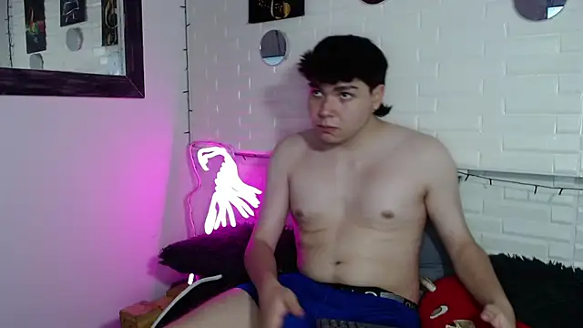 Dylan_fooxx's cam snapshot