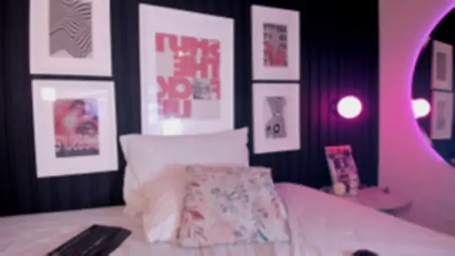 leslie_thompson's cam snapshot