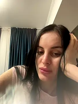 Alexiaaa121's cam snapshot