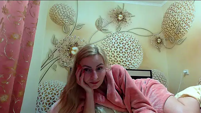 Yourrealgirl's cam snapshot