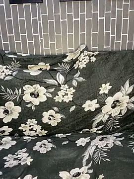 __butterfly___'s cam snapshot