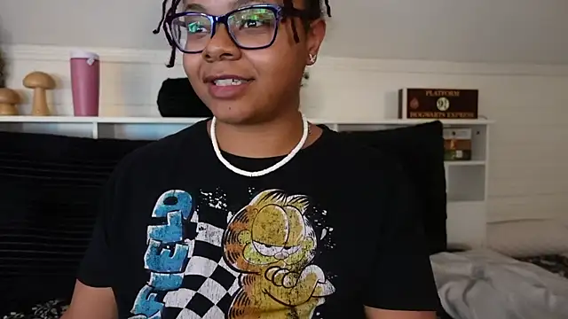 -khayaparker's cam snapshot