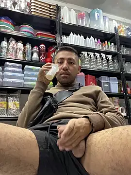 JuanZapata33 live sex cam