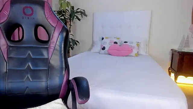 Emmaa_Queen_ live sex cam