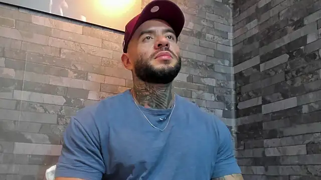 BruceDallas live sex cam