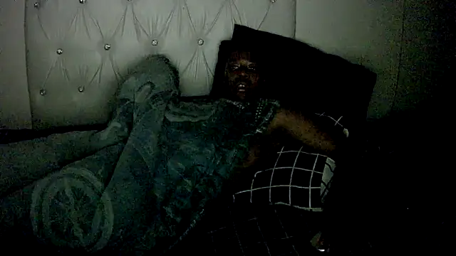 Sexybootybaexx's cam snapshot