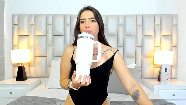 paola_katy_dicks live sex cam