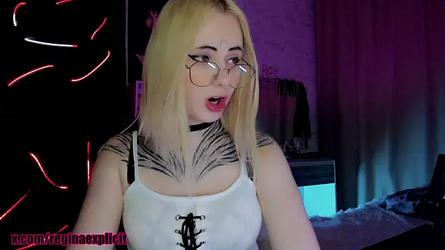 snake__bites live sex cam