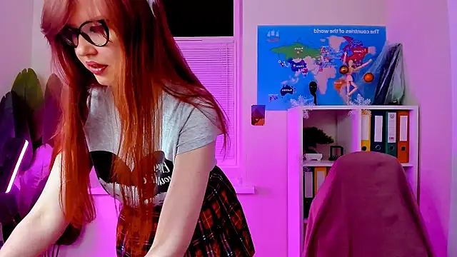 CarolGiggly live sex cam