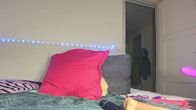 Tini_squirt's cam snapshot