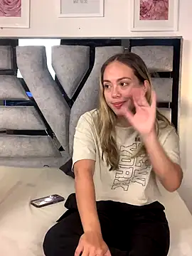 valery_and_Dani_ live sex cam