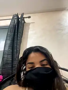 Louli_ta live sex cam