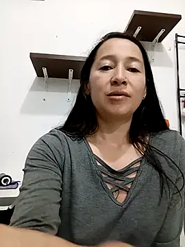 emilypoppy3 live sex cam