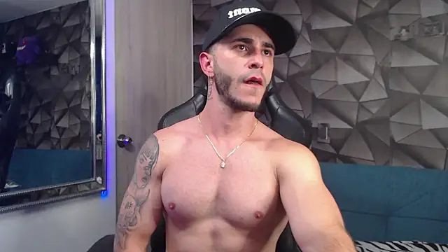 Latino_stud4u's cam snapshot