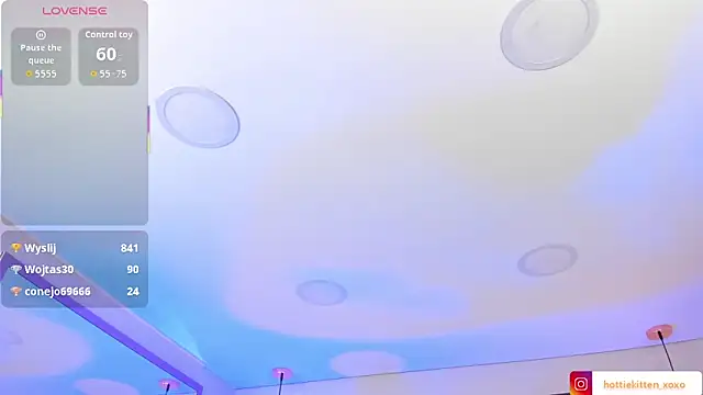 Viollet_xoxo's cam snapshot