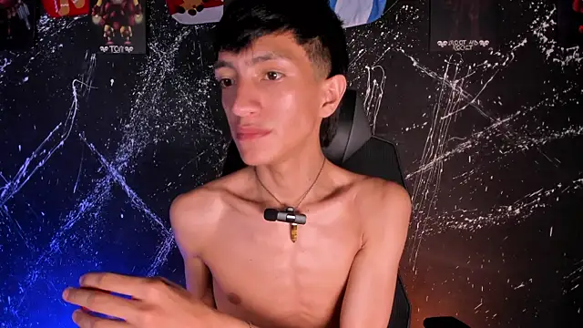 DereckCooperr live sex cam