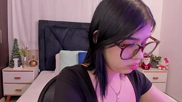 Lily_Woodz's cam snapshot