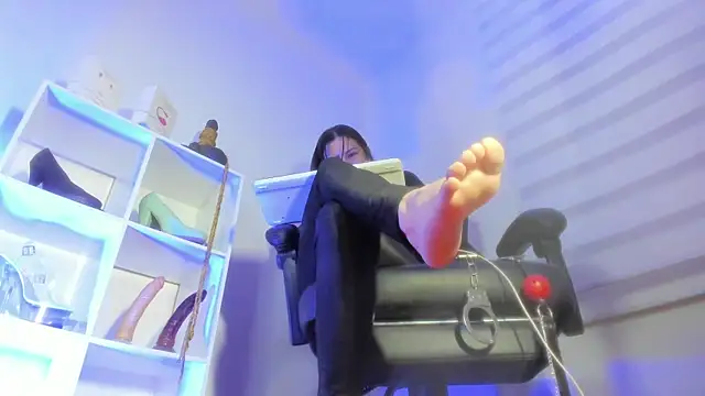 charlotte_joliedart's cam snapshot