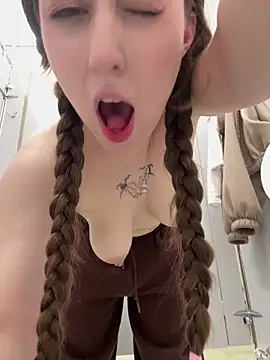 FroggyAnna's cam snapshot