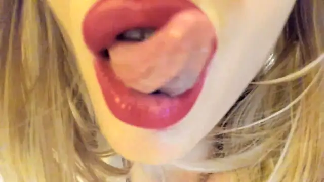 Politeeliza's cam snapshot