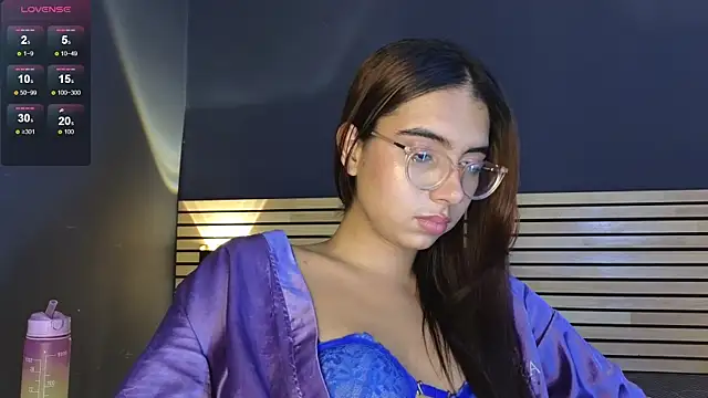 sara_saenz99 live sex cam