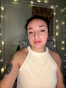 CharmingMaddie's cam snapshot