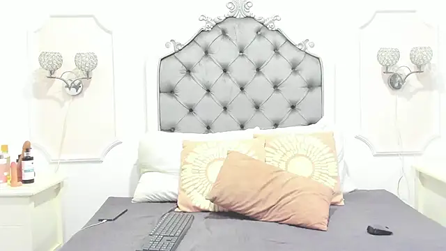 SkinnyGirl_28's cam snapshot