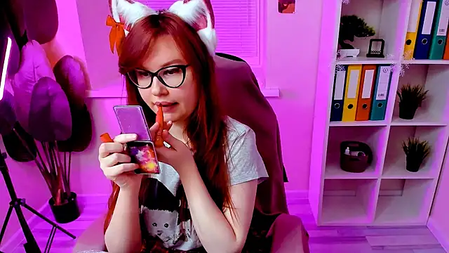 CarolGiggly live sex cam