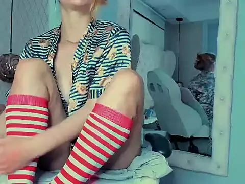 zoe_taylorr1's cam snapshot