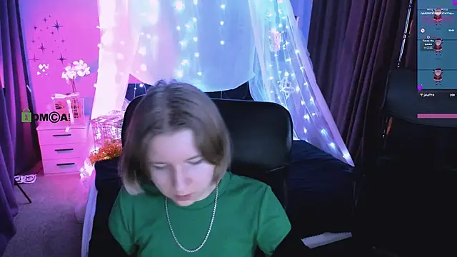 gloria_bubble's cam snapshot