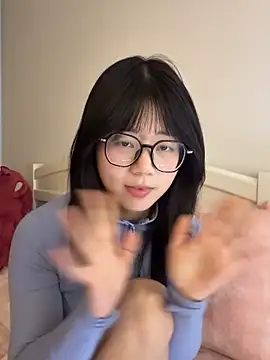 Ella-AAAAA live sex cam