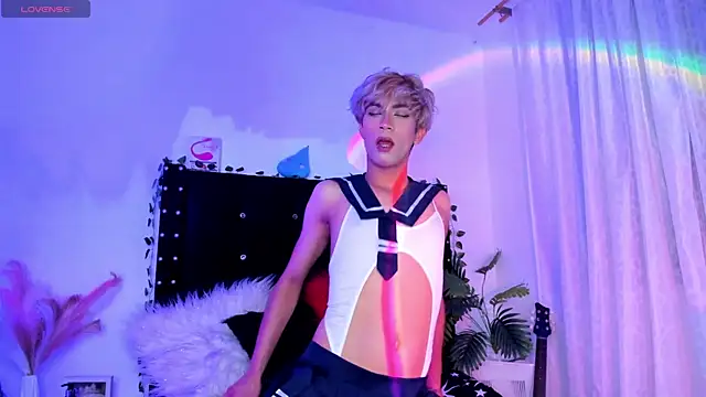 Cooperrosscute233 live sex cam