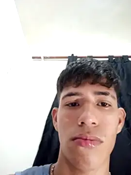 dareck_18 live sex cam