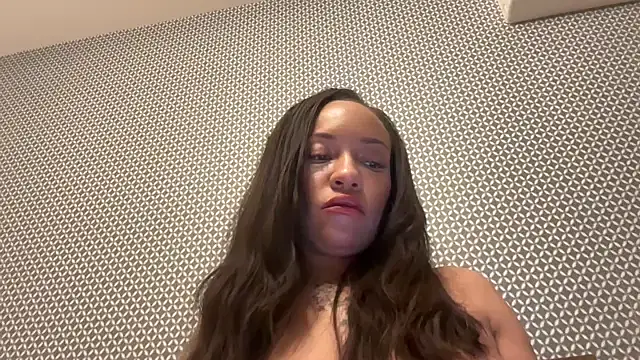 realrockybee1's cam snapshot