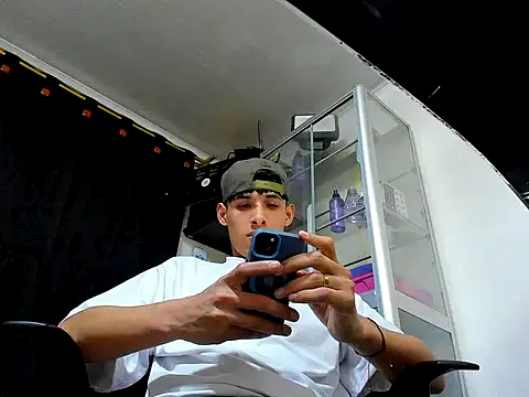 MaxStar26's cam snapshot