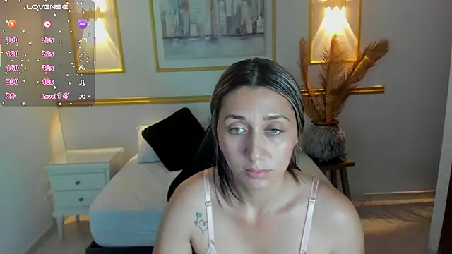 karlyy_'s cam snapshot