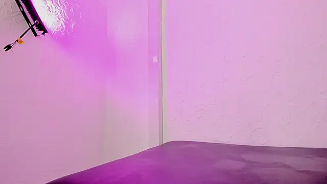 cherry_hofman's cam snapshot