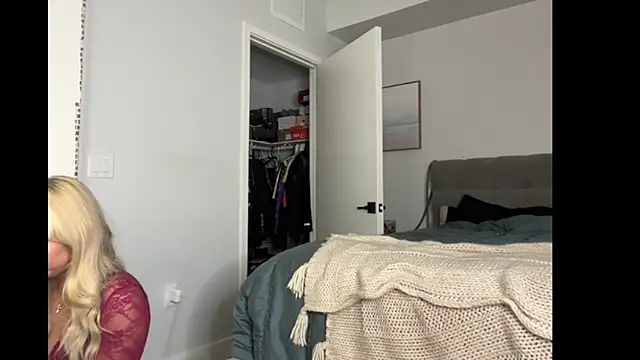 ElenaErickson live sex cam