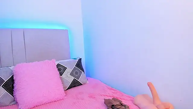 SusanSimpson16's cam snapshot