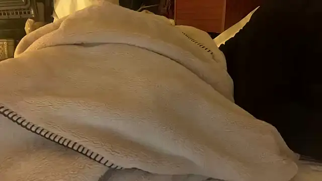 18yoteenvirgin's cam snapshot